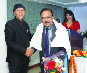 Amitabh Srivastava, Associate Editor, presenting a bouquet & Shawl to Shri Amod Kanth, Founder General Secretary, Prayas NGO