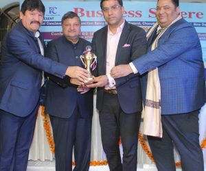 Sanjeev Kapoor, Managing Director, Sai Group (P) Ltd. receiving the BS Award